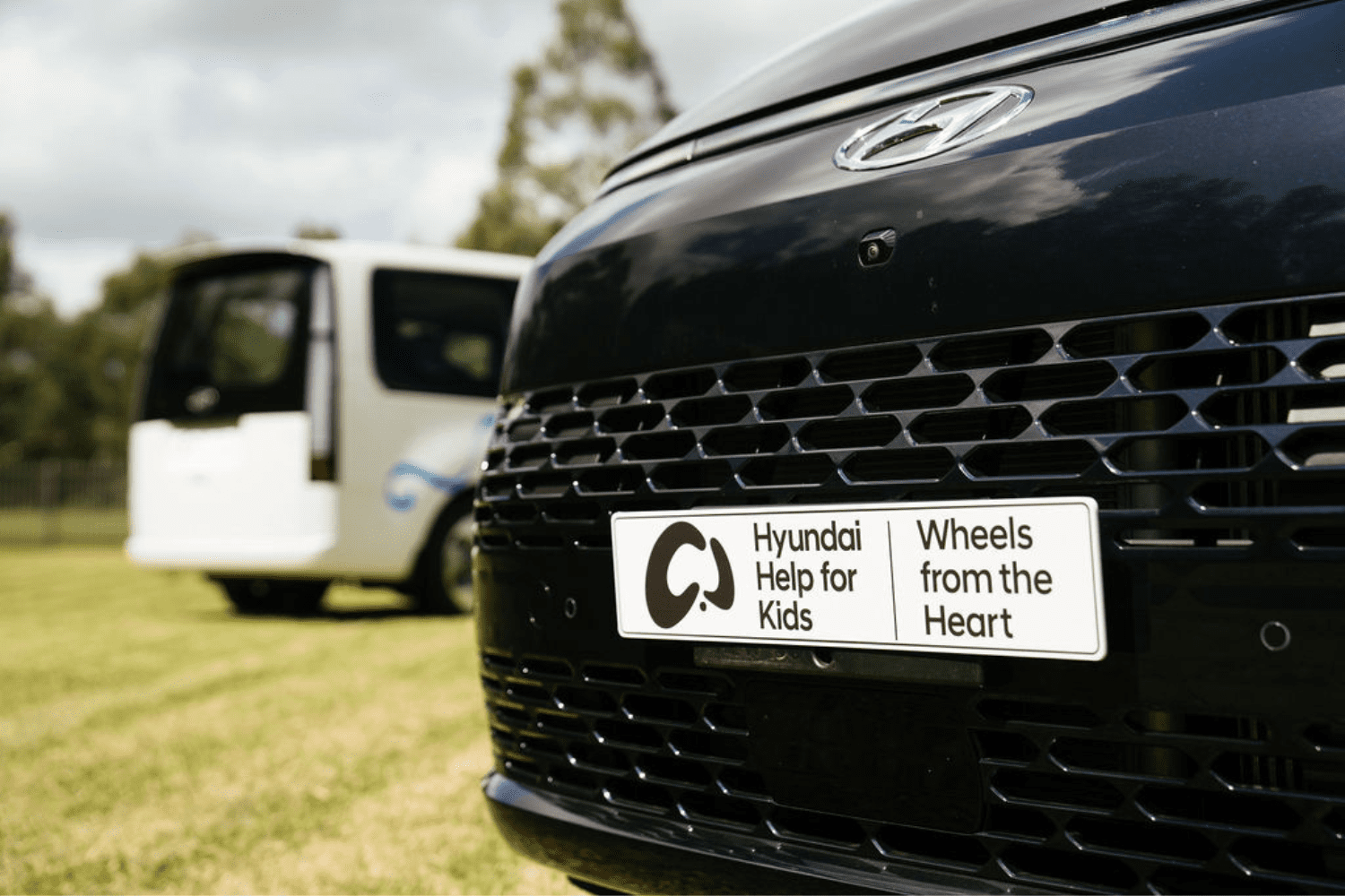 Hyundai car with numberplate displaying Hyundai Help for Kids | Wheels from the Heart